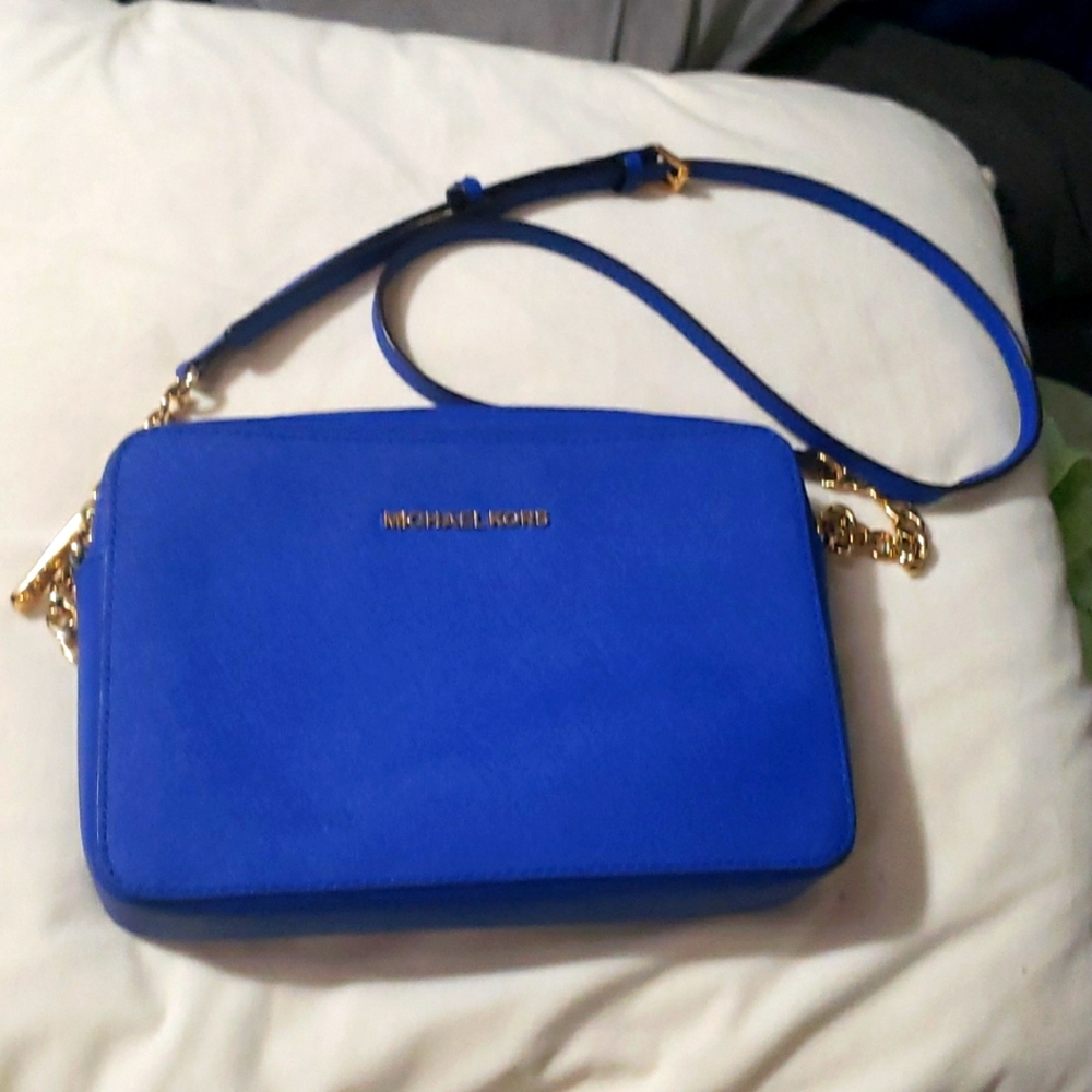 Michael kors crossbody bag